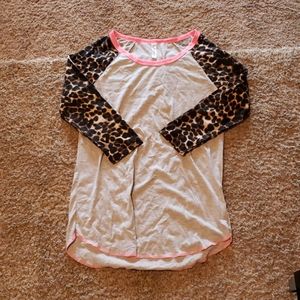 Juniors Small 3/4 sleeve shirt